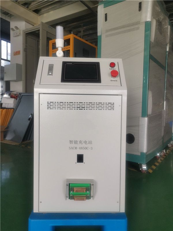 定制前伸縮充電站